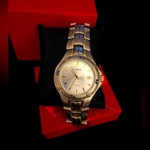 Lorus by SEIKO Japan quartz 2-tone mens watch w/date w/r 100ft stainless back.